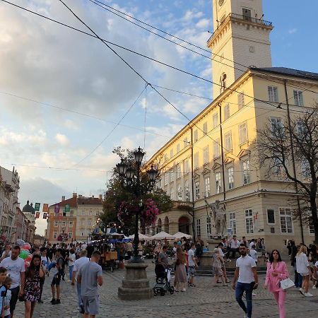 Cozy Apartment, 5Mins To Opera Lviv Eksteriør bilde