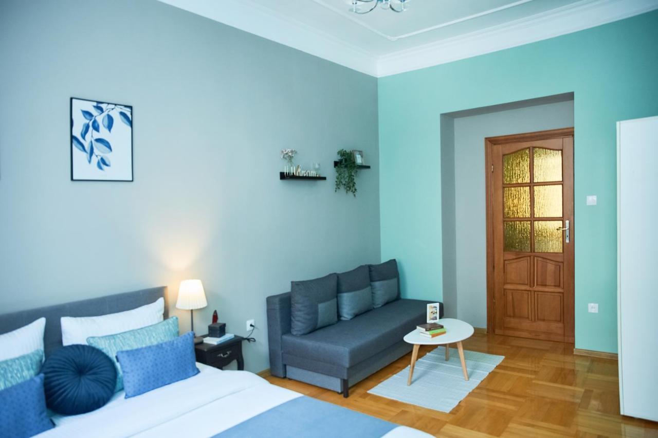 Cozy Apartment, 5Mins To Opera Lviv Eksteriør bilde