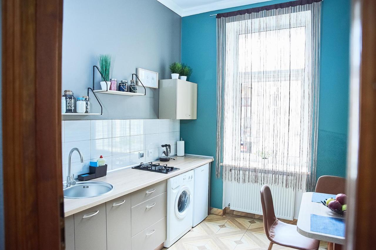 Cozy Apartment, 5Mins To Opera Lviv Eksteriør bilde