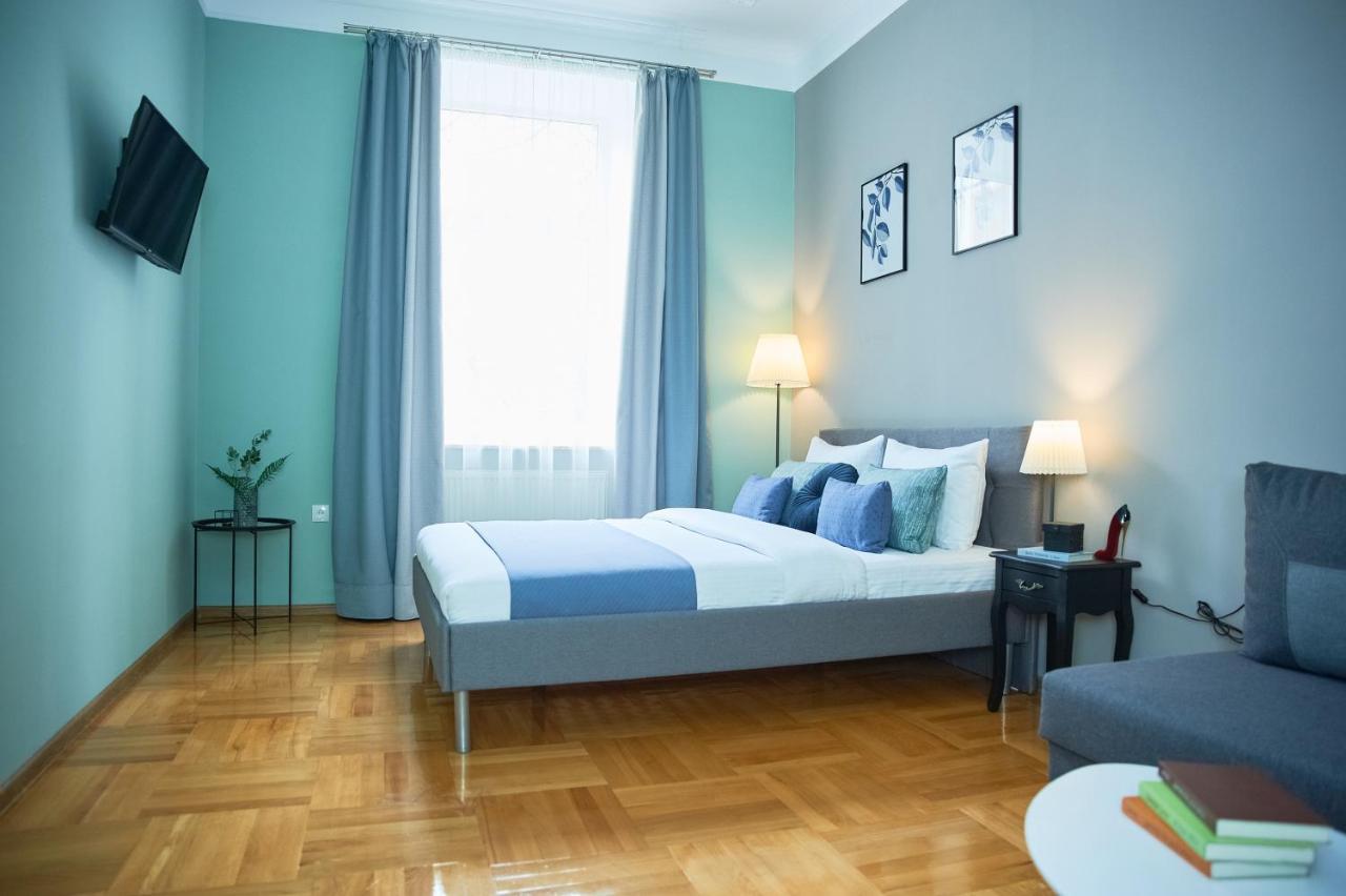 Cozy Apartment, 5Mins To Opera Lviv Eksteriør bilde