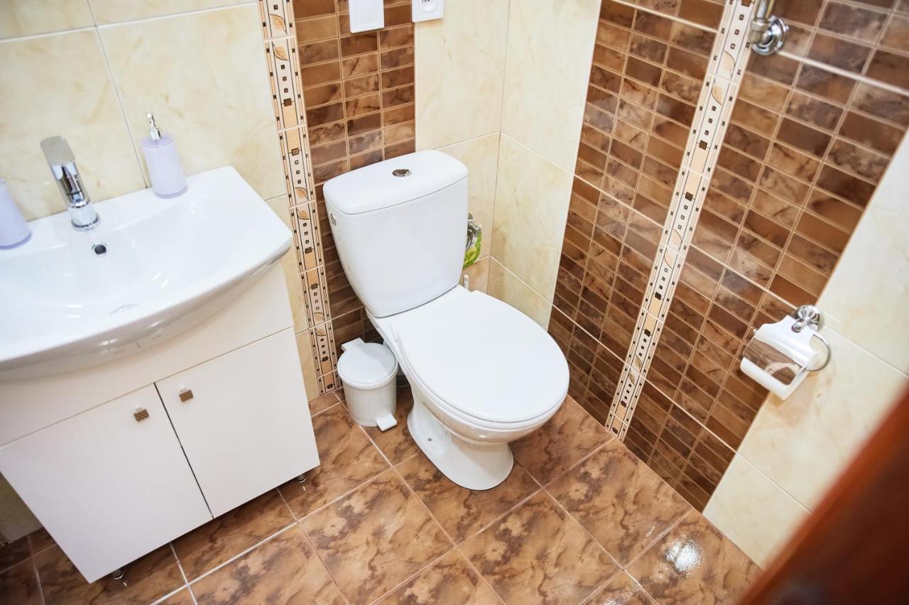 Cozy Apartment, 5Mins To Opera Lviv Eksteriør bilde